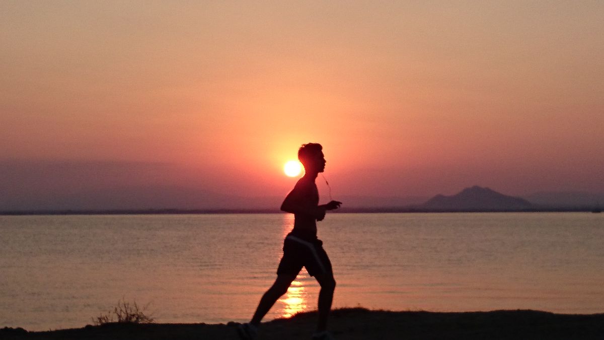 haciendo footing, en un atardecer maravilloso, foto tomada con un sony xperia z2