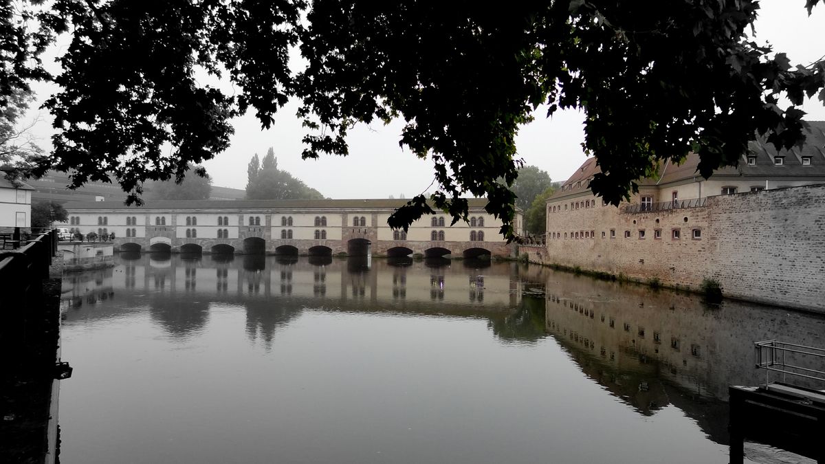 Le barrage Vauban fut construit de 1686 à 1700 par l'ingénieur français Tarade sur les plans de Vauban à Strasbourg