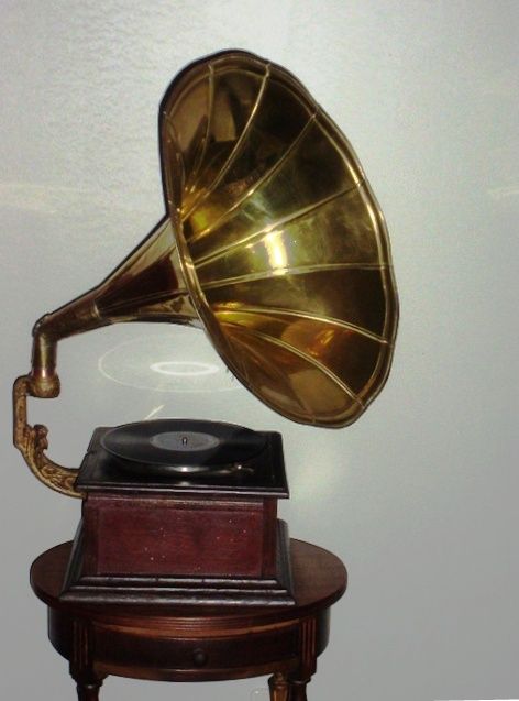 A gramophone of old times / Portugal