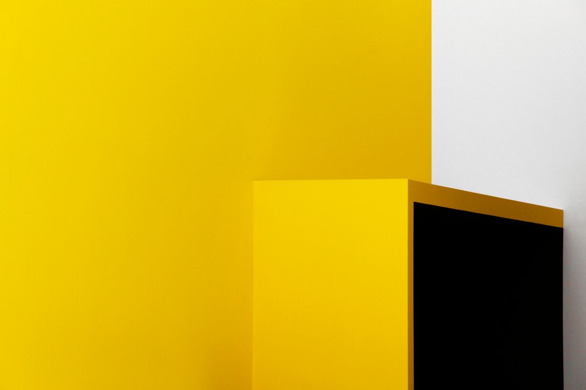 Yellow tribute to Lewis Baltz